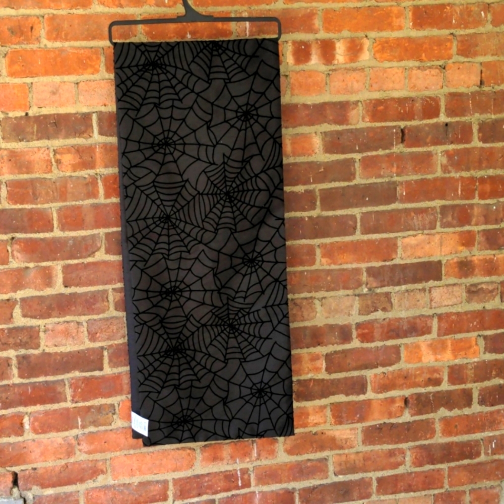 Spider web table runner